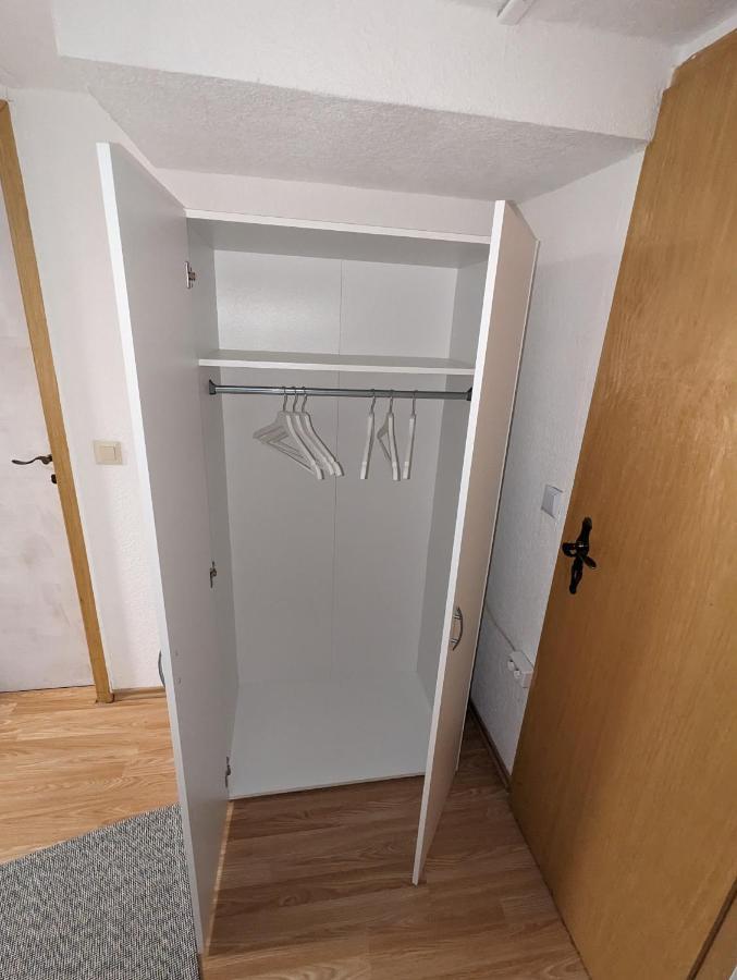 Direkt An Der S-Bahn Gelegenes Gemutliches Souterrain Apartment Mit Privatem Zugang Troisdorf Extérieur photo